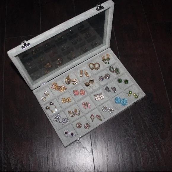 Vintage Jewelry Set - Picture 3 of 11